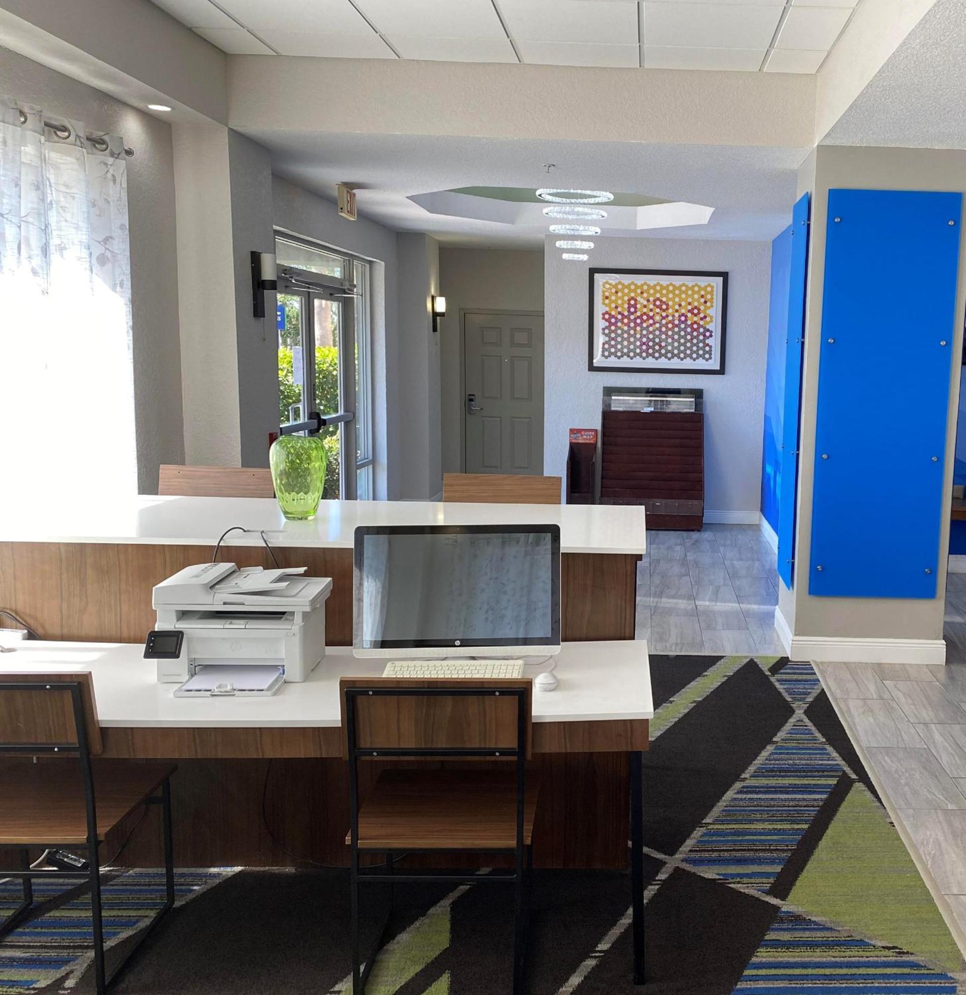 Holiday Inn Express Hotel & Suites Clearwater Us 19 North By Ihg Zewnętrze zdjęcie