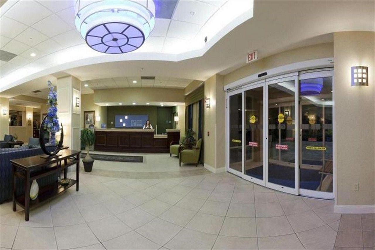 Holiday Inn Express Hotel & Suites Clearwater Us 19 North By Ihg Zewnętrze zdjęcie